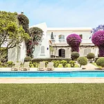 Lovely Very Private With Beautiful Gardens