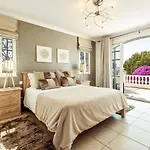 Lovely Very Private With Beautiful Gardens