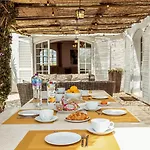 Lovely Very Private With Beautiful Gardens