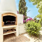 Lovely Very Private With Beautiful Gardens Villa *
