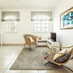 Lovely Very Private With Beautiful Gardens Villa