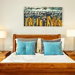 Lovely Very Private With Beautiful Gardens