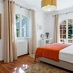 Lovely Very Private With Beautiful Gardens