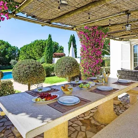 Lovely Very Private With Beautiful Gardens Villa