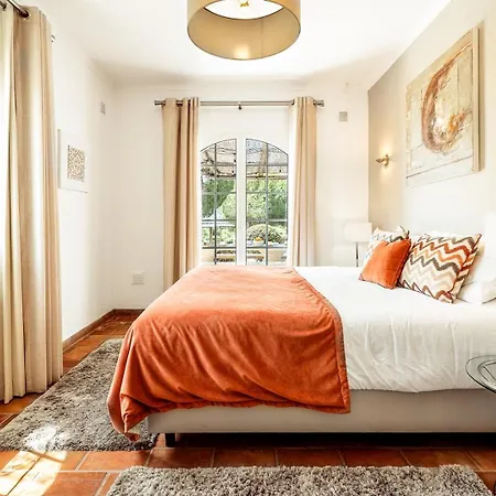 Lovely Very Private With Beautiful Gardens