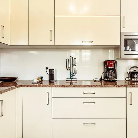 Lovely Very Private With Beautiful Gardens ヴィラ ギーア