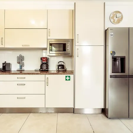 Lovely Very Private With Beautiful Gardens *