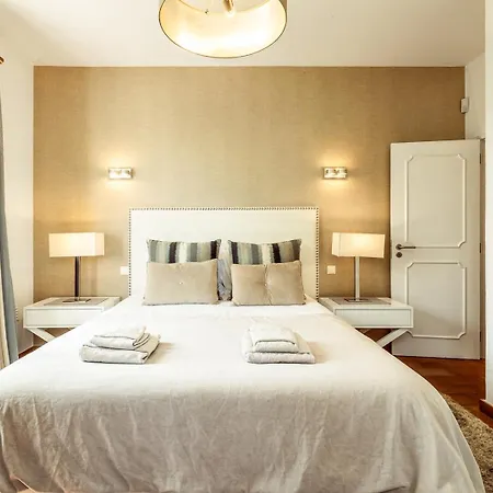 Lovely Very Private With Beautiful Gardens 别墅 *