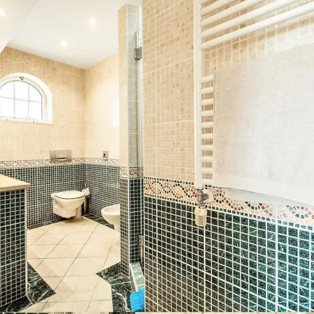 Lovely Very Private With Beautiful Gardens Ґія