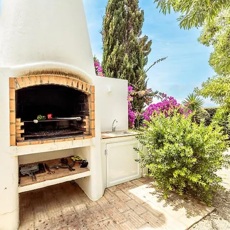 Lovely Very Private With Beautiful Gardens Вилла *