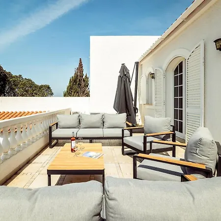 Lovely Very Private With Beautiful Gardens Villa