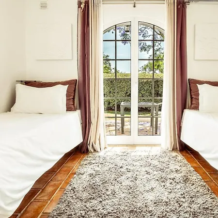 Lovely Very Private With Beautiful Gardens