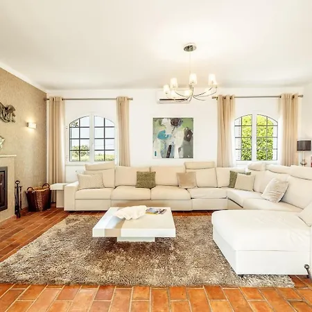 Lovely Very Private With Beautiful Gardens