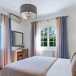 Vila Lovely Very Private With Beautiful Gardens